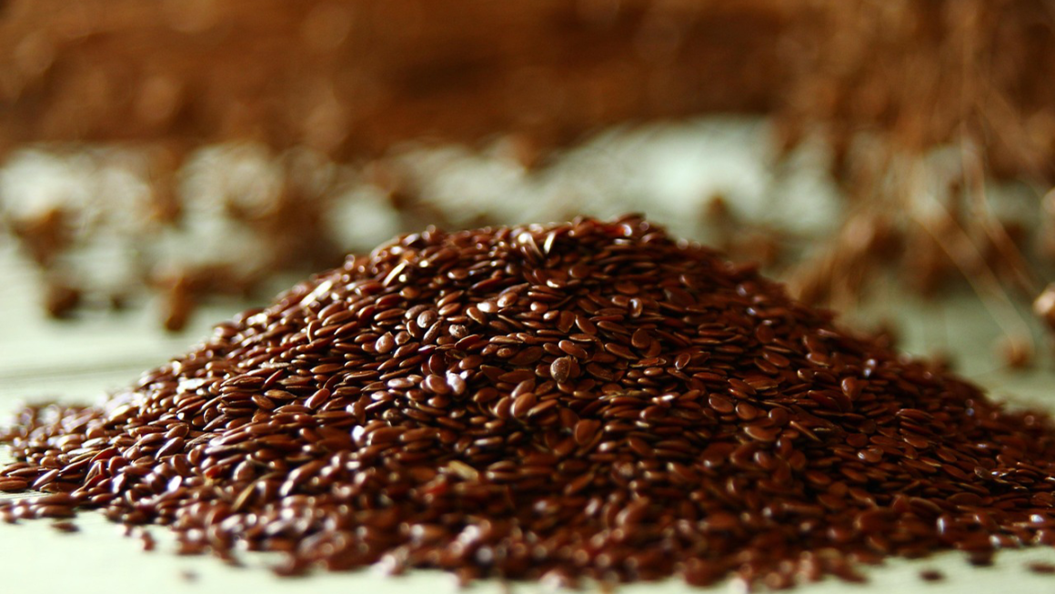 Health Benefits of Flaxseed, the Superfood People Rave About